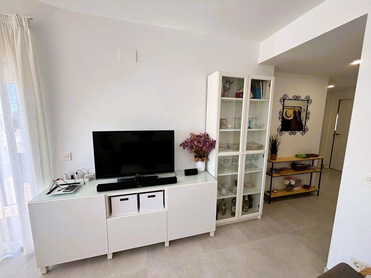 2 slaapkamer Strandappartement te koop in La Cala de Mijas met zwembad - € 379.000 (Ref: 9802759)