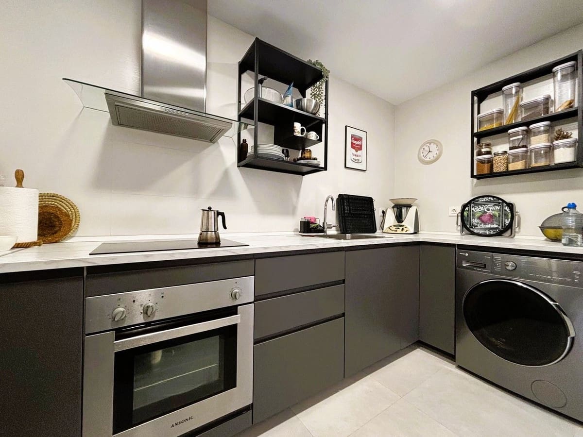 2 slaapkamer Strandappartement te koop in La Cala de Mijas met zwembad - € 379.000 (Ref: 9802759)