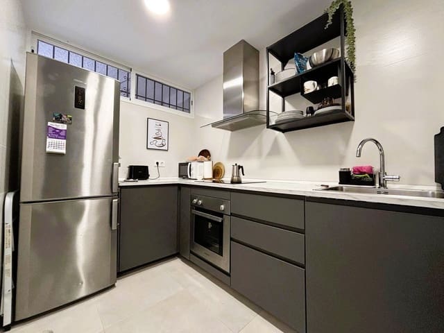 2 slaapkamer Strandappartement te koop in La Cala de Mijas, Mijas met zwembad - € 379.000 (Ref: 9802759)