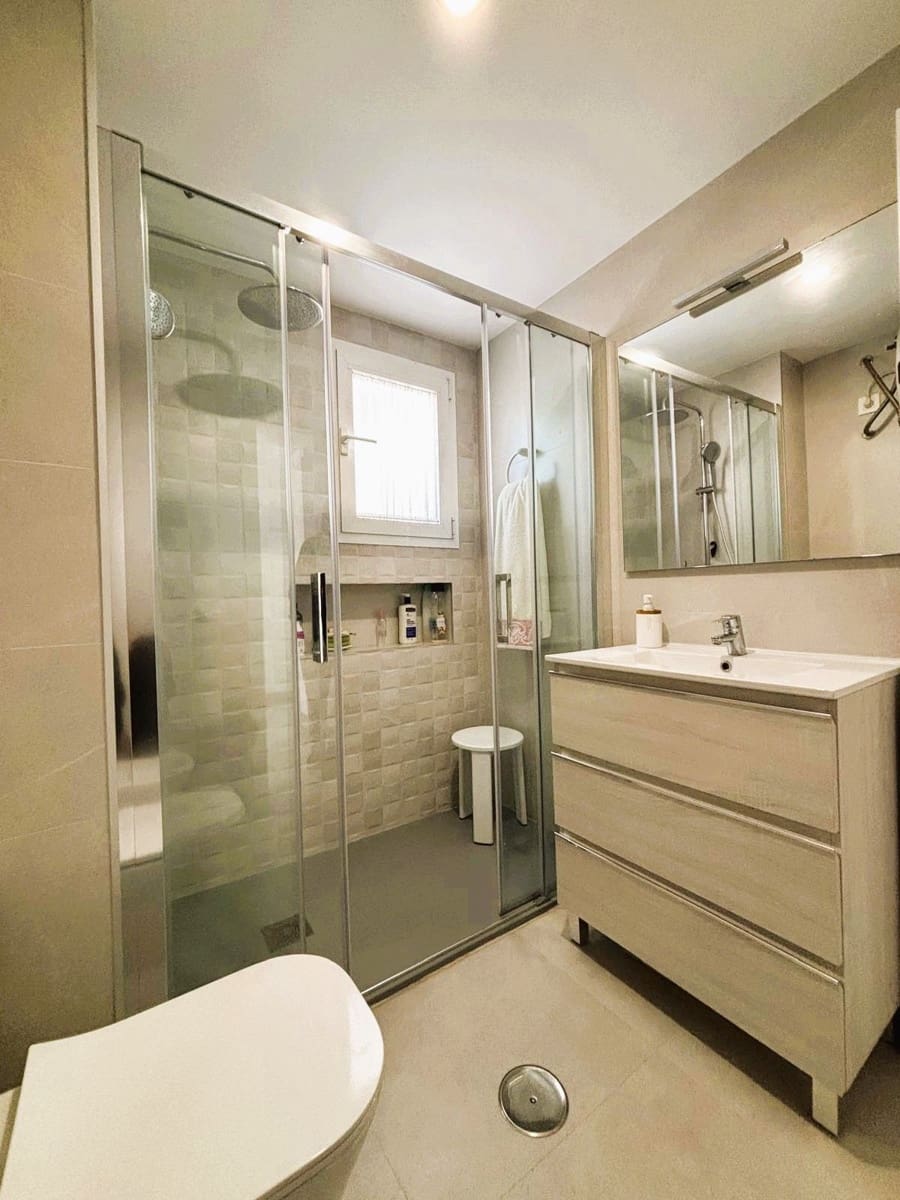 2 slaapkamer Strandappartement te koop in La Cala de Mijas met zwembad - € 379.000 (Ref: 9802759)