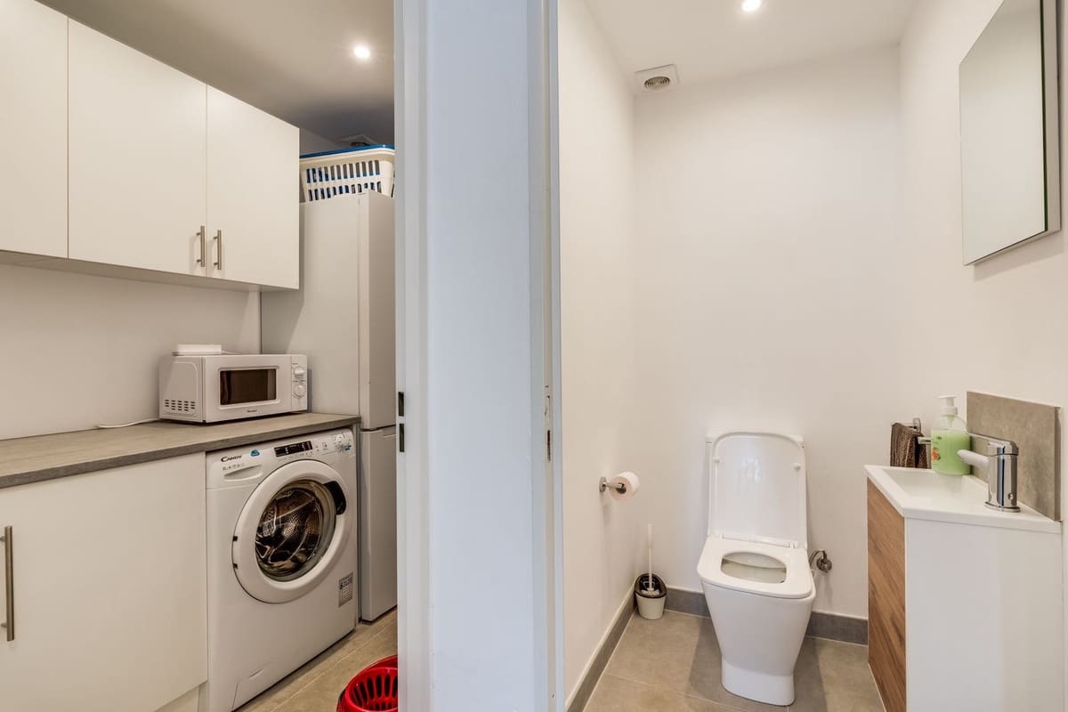 4 makuuhuone Huvila myytävänä paikassa Estepona mukana uima-altaan 
autotalli - 1 150 000 € (Ref: 9802808)