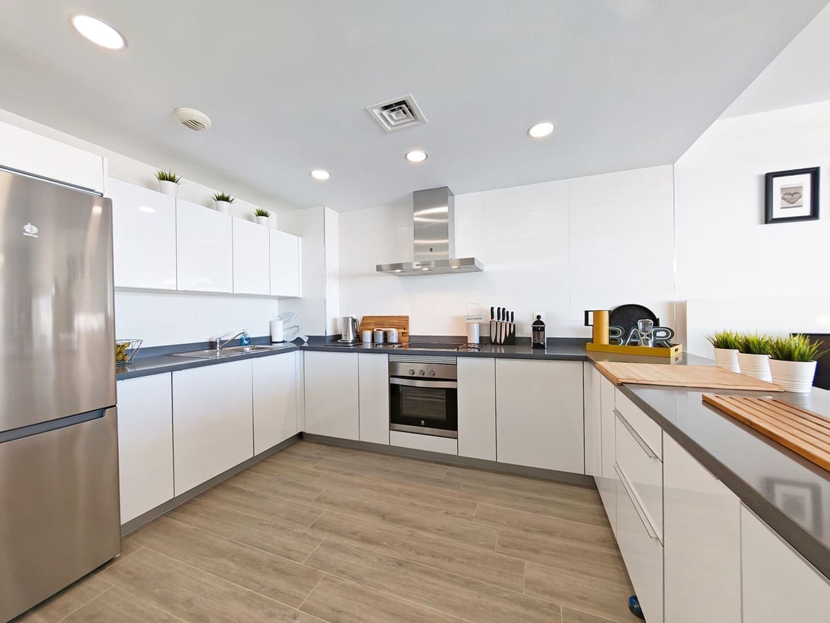 3 chambre Penthouse à vendre à Cabopino avec piscine - 1 050 000 € (Ref: 9802901)