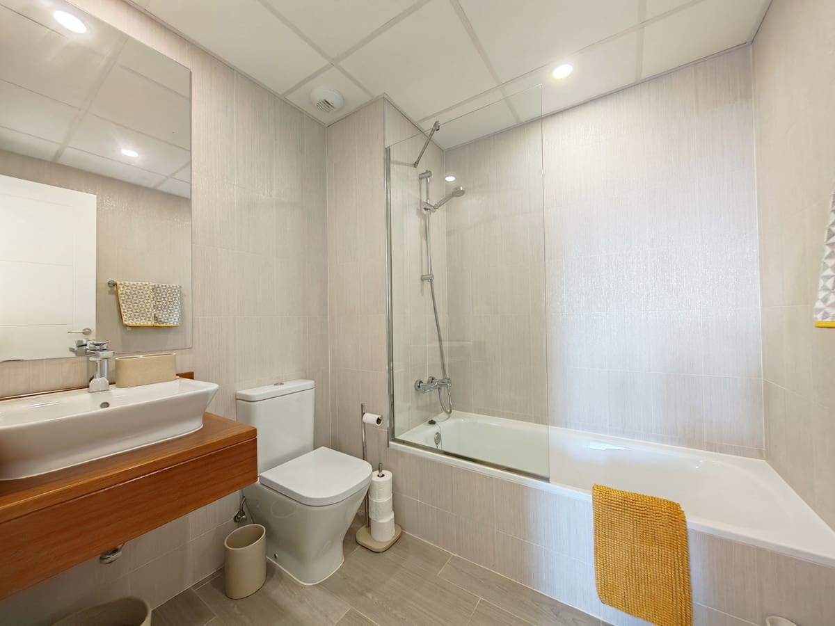 3 chambre Penthouse à vendre à Cabopino avec piscine - 1 050 000 € (Ref: 9802901)