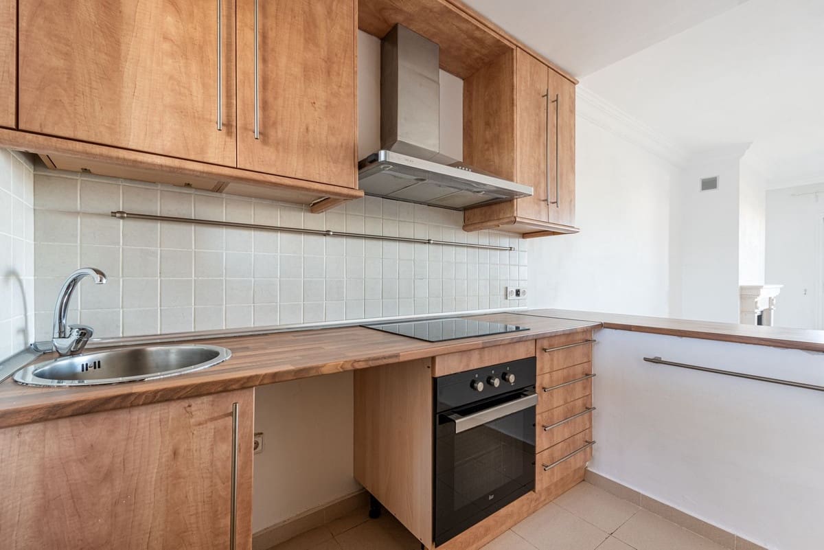 3 slaapkamer Appartement te koop in New Golden Mile met zwembad garage - € 449.000 (Ref: 9803792)