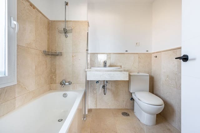 3 slaapkamer Appartement te koop in Selwo, Estepona met zwembad garage - € 449.000 (Ref: 9803792)