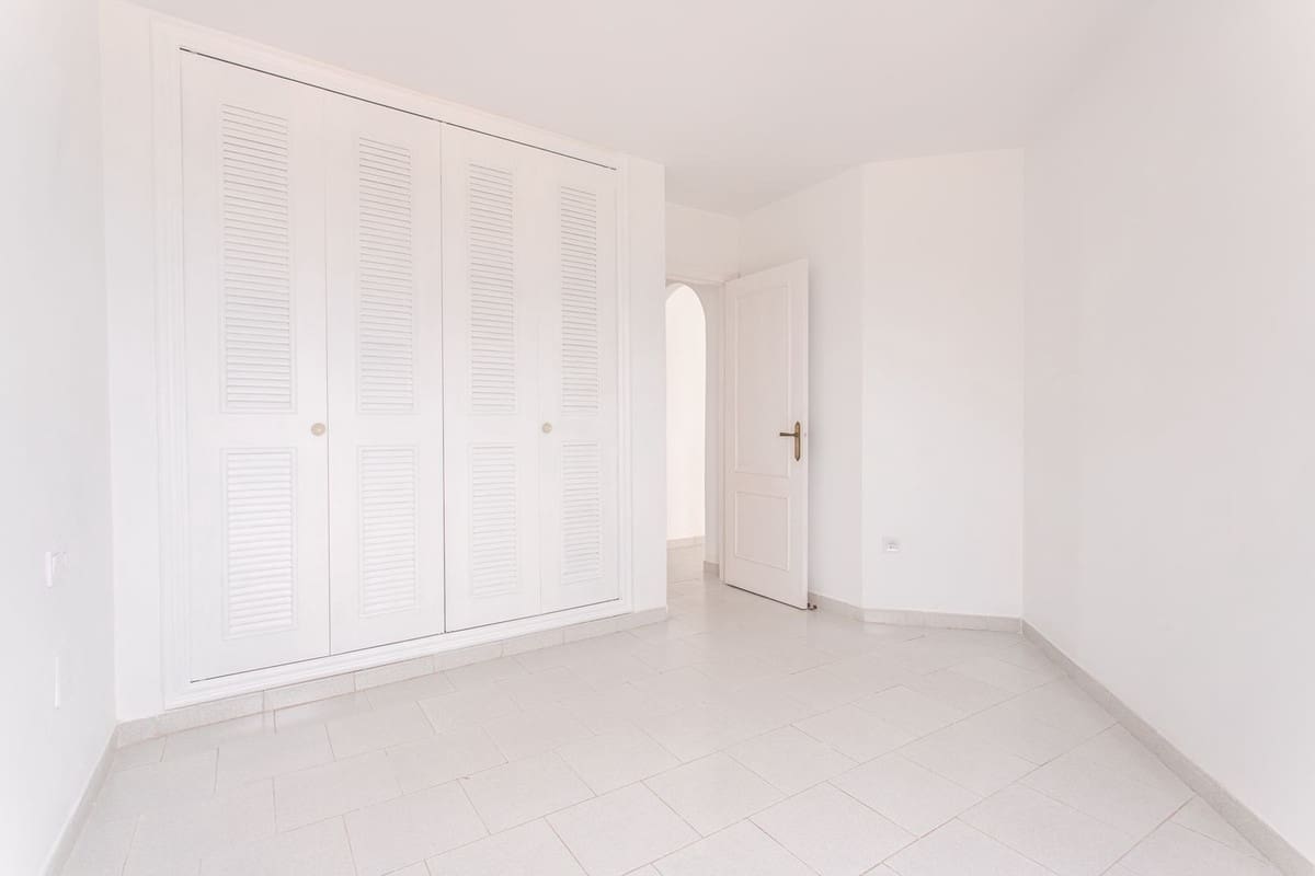 Apartamento de 2 habitaciones en Riviera del Sol en venta con piscina garaje - 310.000 € (Ref: 9805526)