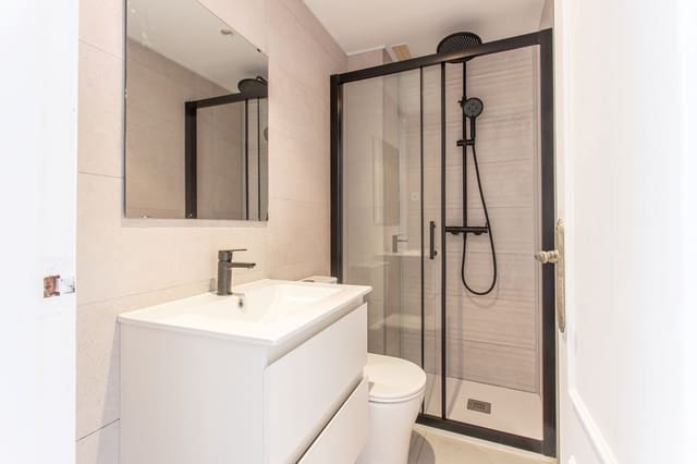 Apartamento de 2 habitaciones en Riviera del Sol, Mijas en venta con piscina garaje - 310.000 € (Ref: 9805526)