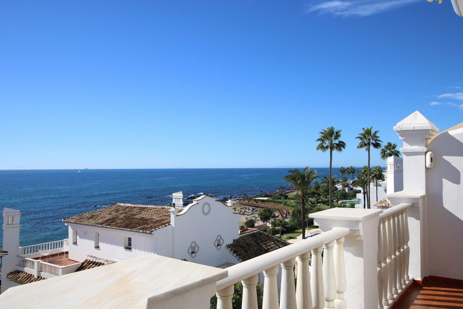 4 soveværelse Semi-Rækkehus til salg i Mijas Costa med swimmingpool - € 1.200.000 (Ref: 9805651)