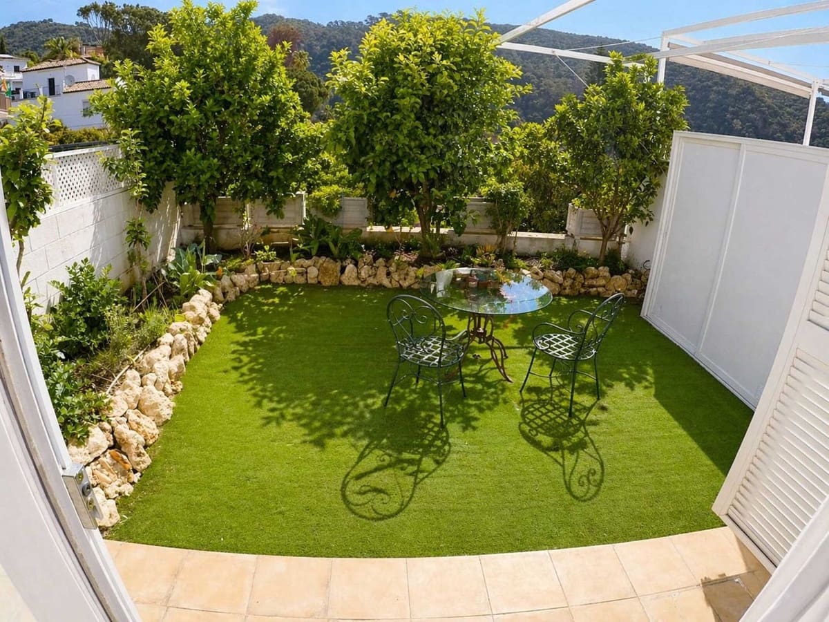 3 bedroom Townhouse for sale in Benahavis with pool - € 439,000 (Ref: 9805801)