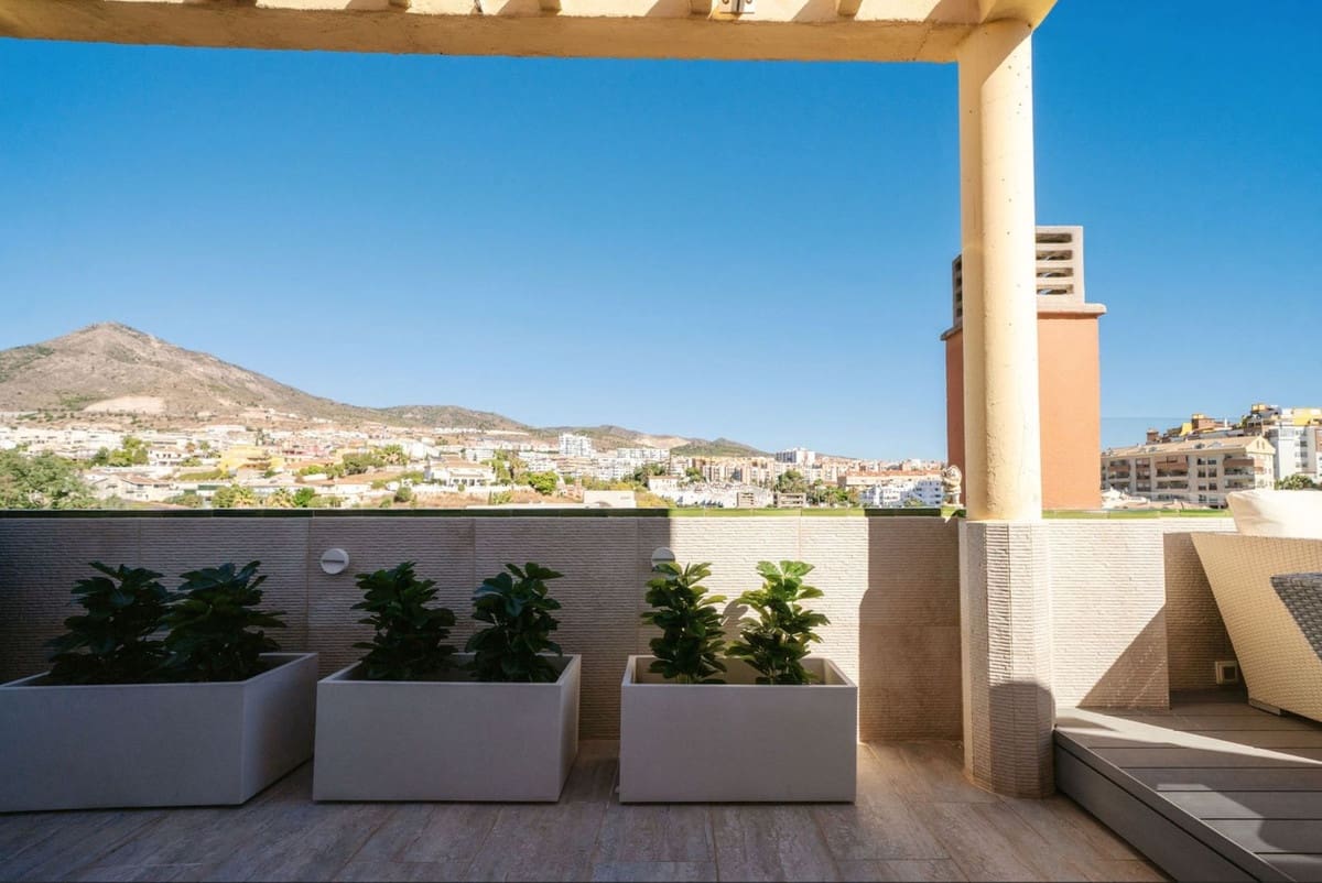 3 Zimmer Penthouse zu verkaufen in Benalmadena Costa mit Pool Garage - 629.000 € (Ref: 9807399)