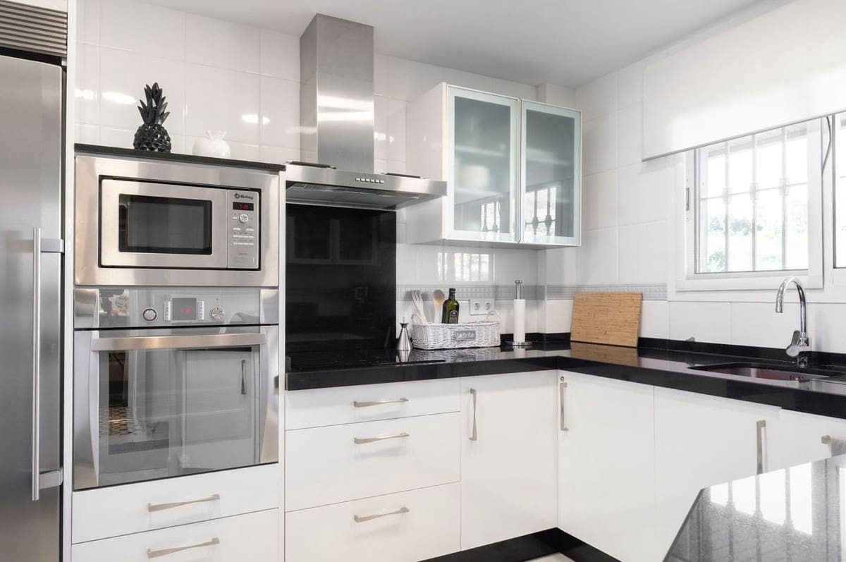 3 Zimmer Penthouse zu verkaufen in Benalmadena Costa mit Pool Garage - 629.000 € (Ref: 9807399)