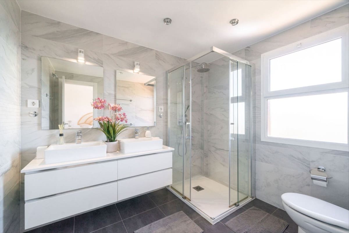 3 Zimmer Penthouse zu verkaufen in Benalmadena Costa mit Pool Garage - 629.000 € (Ref: 9807399)