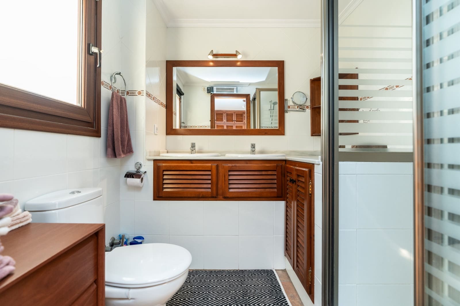 Casa de 3 habitaciones en Casares en venta con piscina - 998.000 € (Ref: 9807401)