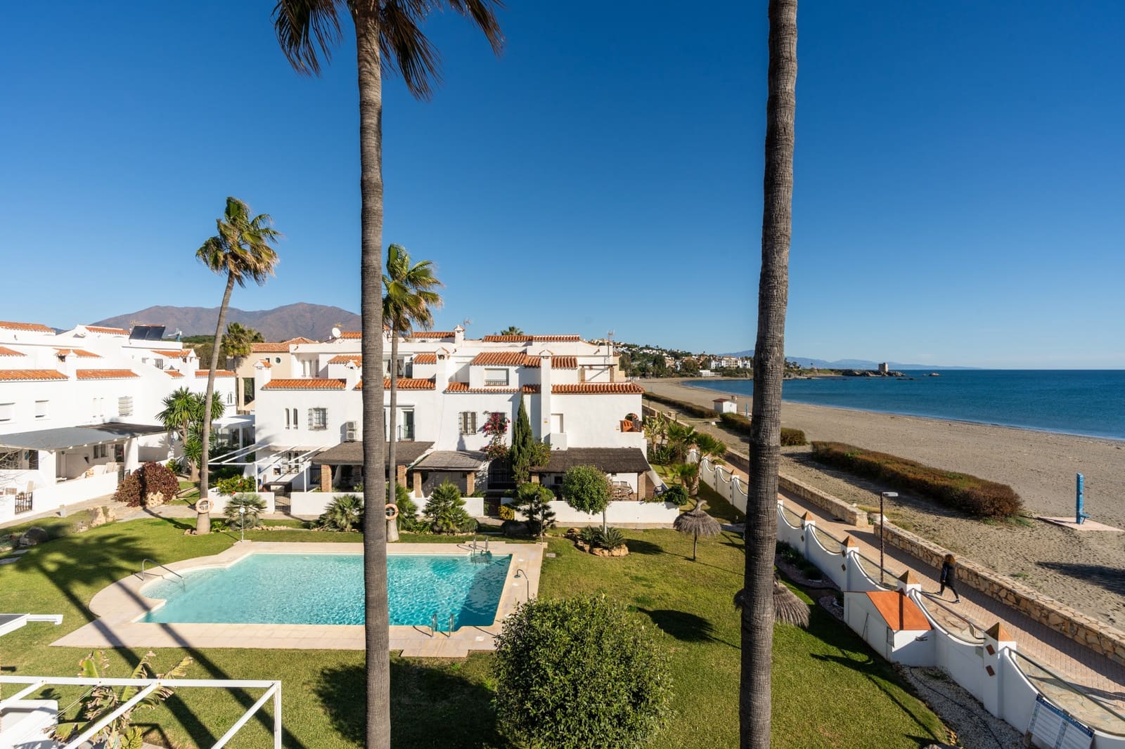 Casa de 3 habitaciones en Casares en venta con piscina - 998.000 € (Ref: 9807401)
