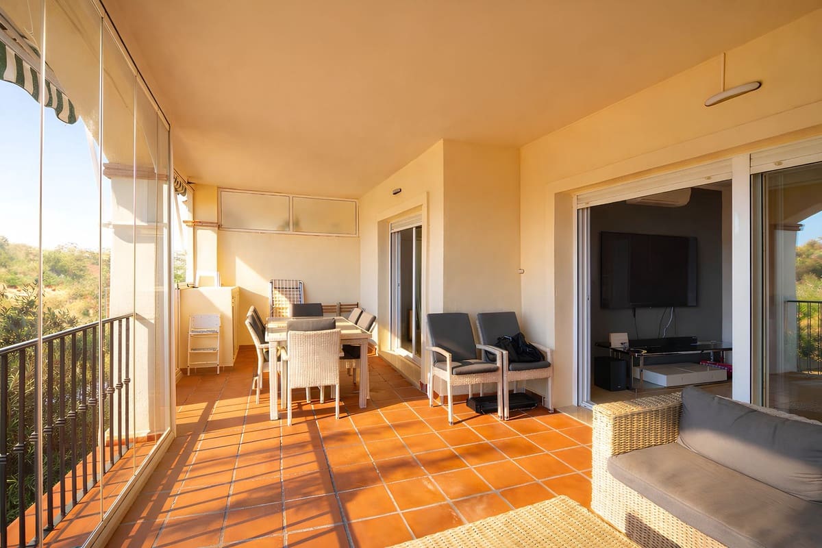 2 bedroom Apartment for sale in La Cala de Mijas with pool garage - € 329,000 (Ref: 9809661)