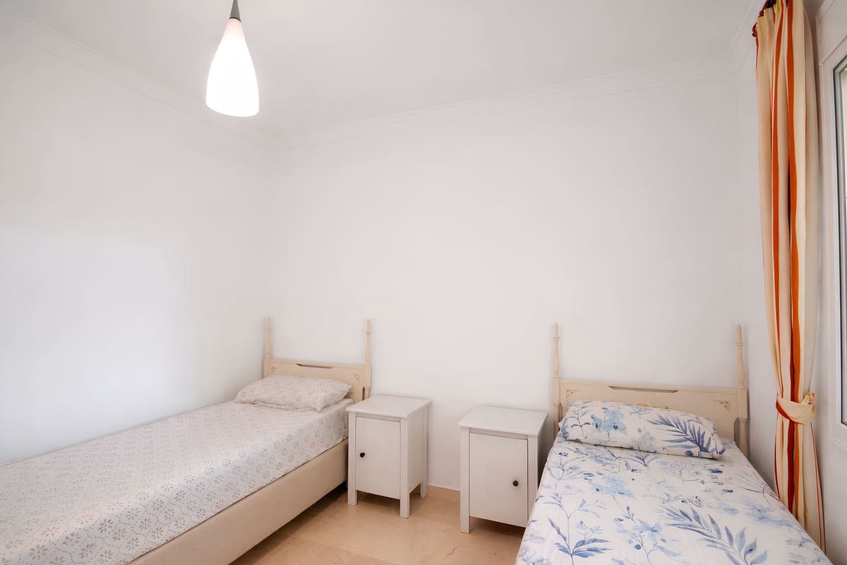 2 bedroom Apartment for sale in La Cala de Mijas with pool garage - € 329,000 (Ref: 9809661)