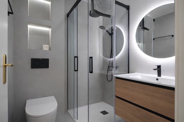 2 bedroom Apartment for sale in La Cala de Mijas, Mijas with pool garage - € 329,000 (Ref: 9809661)