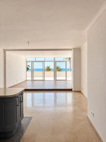 2 sovrum Lägenhet till salu i Estepona med pool - 690 000 € (Ref: 9815380)