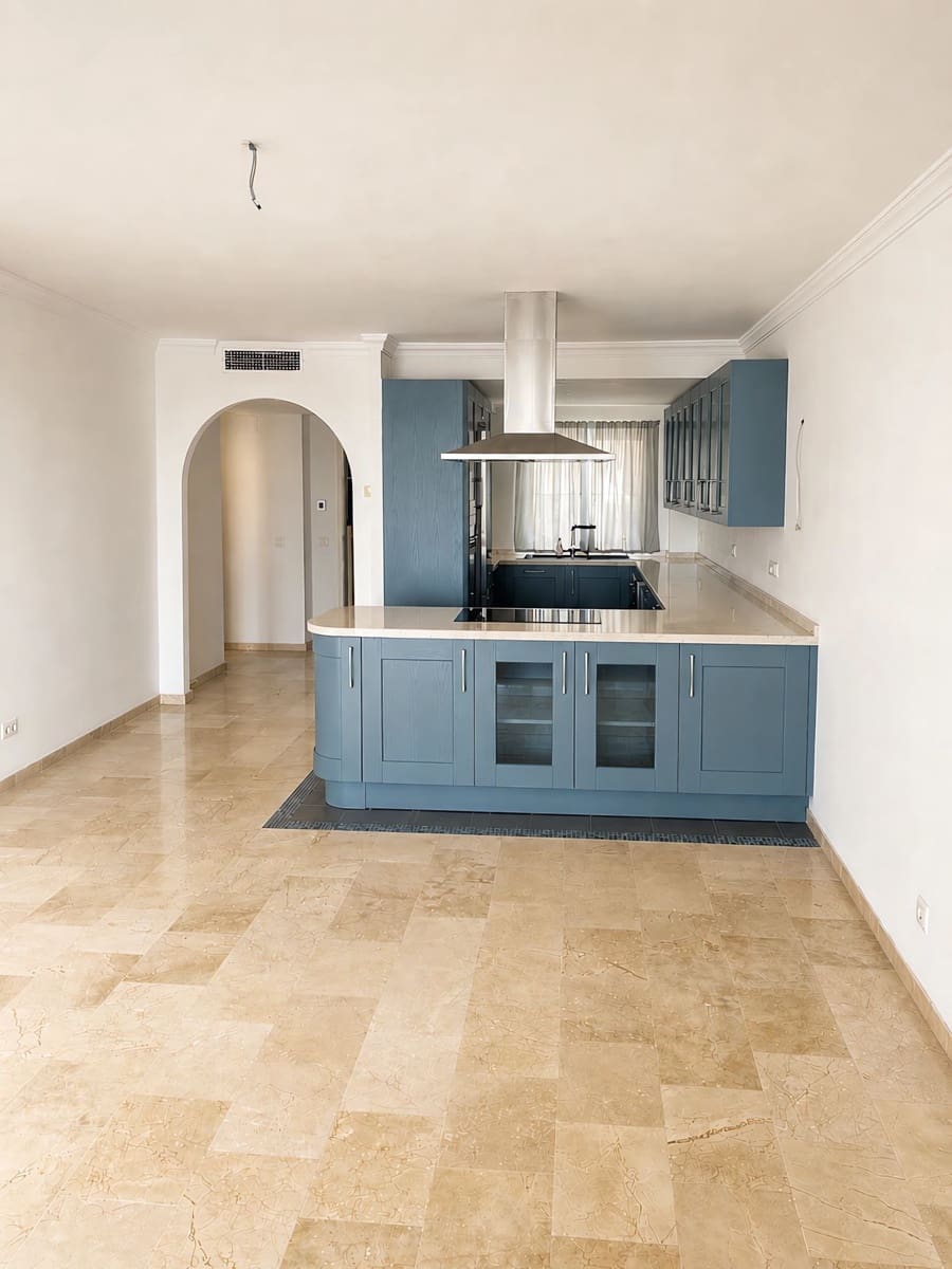 2 sovrum Lägenhet till salu i Estepona med pool - 690 000 € (Ref: 9815380)
