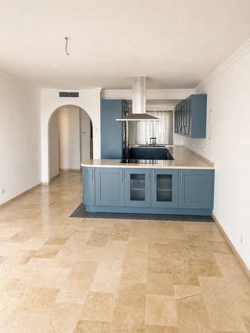 2 sovrum Lägenhet till salu i Estepona med pool - 690 000 € (Ref: 9815380)