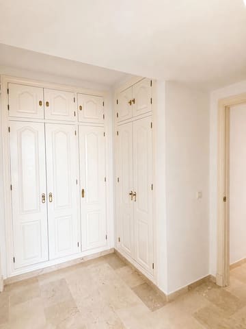 2 sovrum Lägenhet till salu i Estepona med pool - 690 000 € (Ref: 9815380)