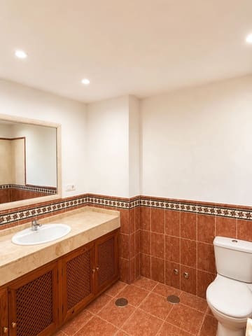 2 sovrum Lägenhet till salu i Estepona med pool - 690 000 € (Ref: 9815380)