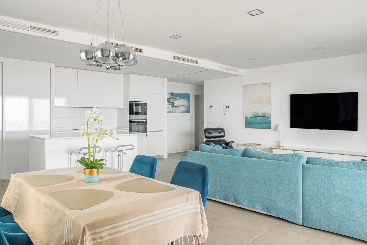 Apartamento de 3 habitaciones en Benalmádena en venta con piscina garaje - 630.000 € (Ref: 9816741)