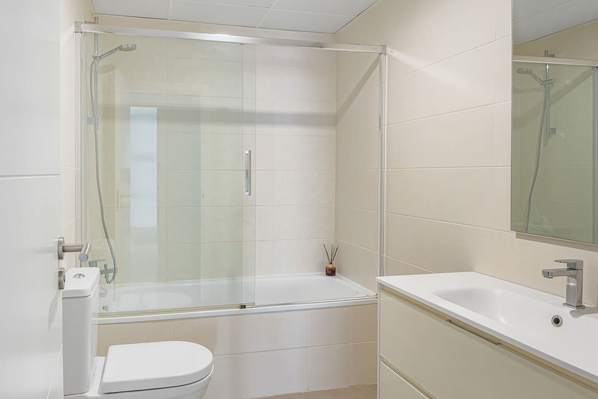 Apartamento de 3 habitaciones en Benalmádena en venta con piscina garaje - 630.000 € (Ref: 9816741)