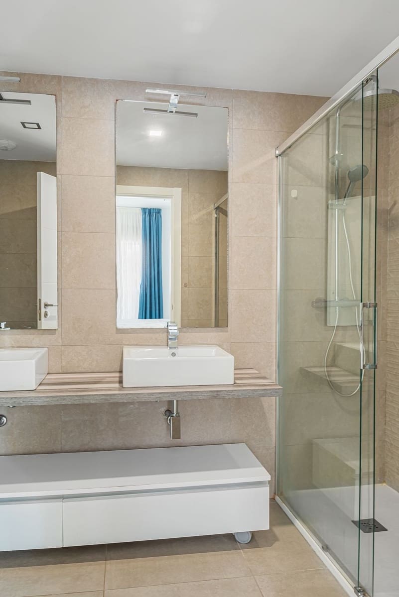 Apartamento de 3 habitaciones en Benalmádena en venta con piscina garaje - 630.000 € (Ref: 9816741)