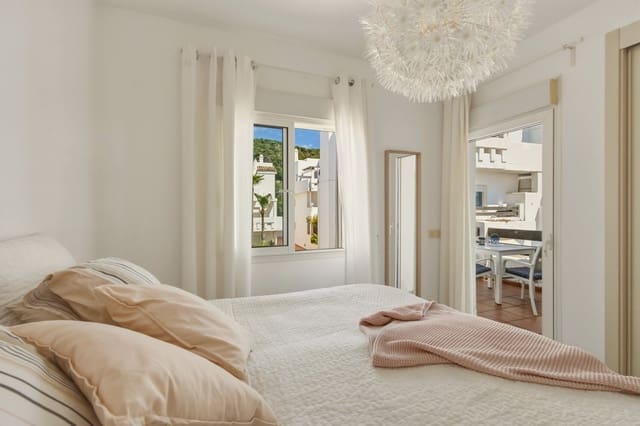 2 soverom Penthouse til salgs i Estepona med svømmebasseng garasje - € 275 000 (Ref: 9821740)