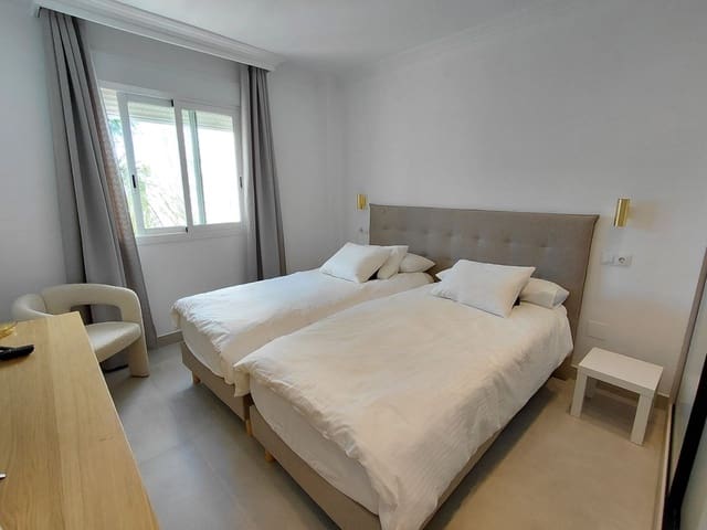 2 chambre Appartement à vendre à Golden Mile, Marbella avec piscine garage - 679 000 € (Ref: 9826869)