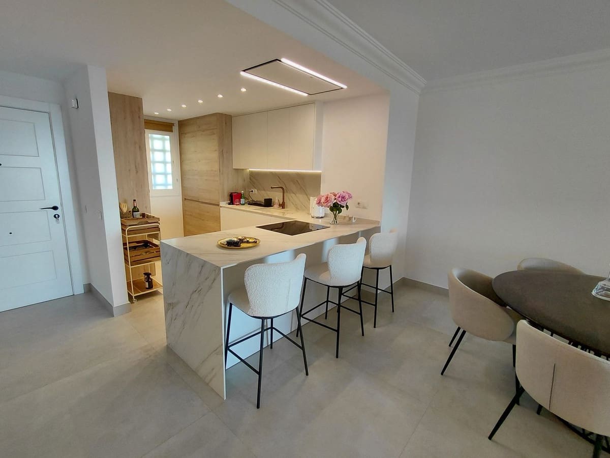 2 Zimmer Apartment zu verkaufen in Golden Mile mit Pool Garage - 679.000 € (Ref: 9826869)