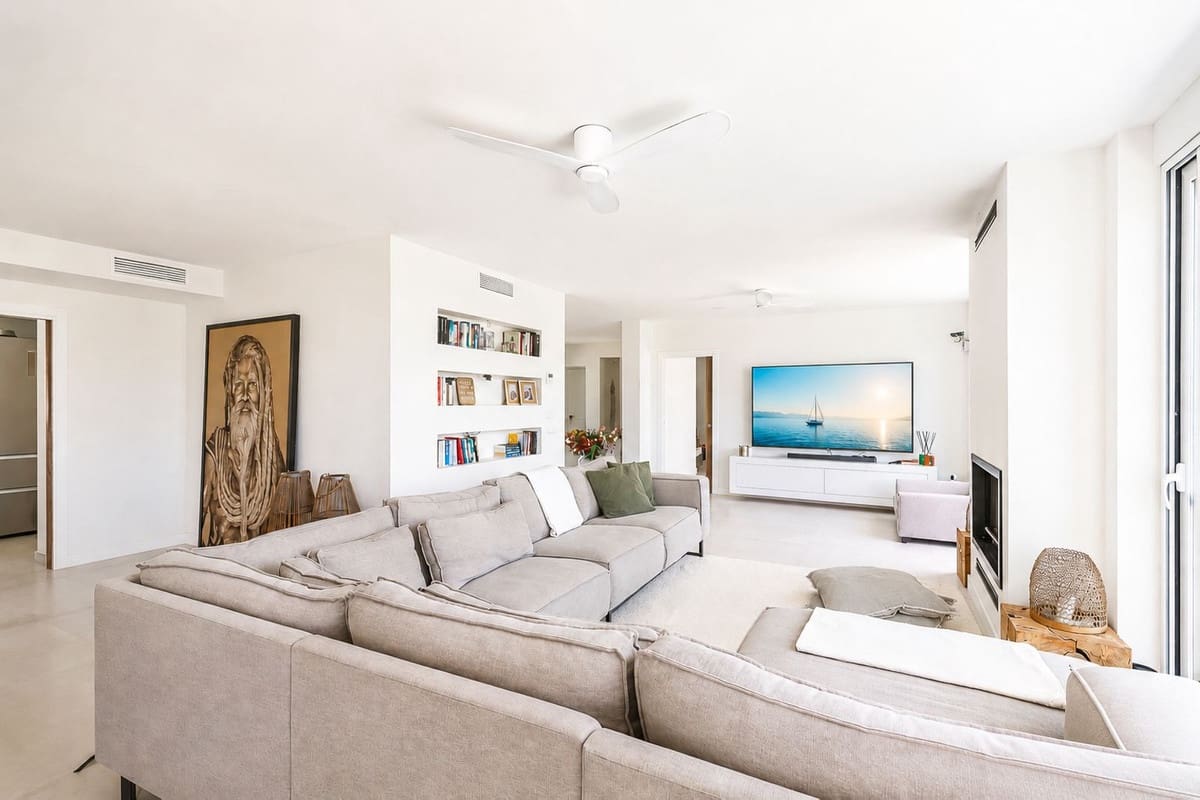 5 soveværelse Villa til salg i Torrequebrada med swimmingpool garage - € 1.799.000 (Ref: 9830245)
