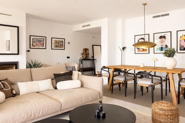 3 chambre Appartement à vendre à Estepona avec piscine garage - 875 000 € (Ref: 9830345)