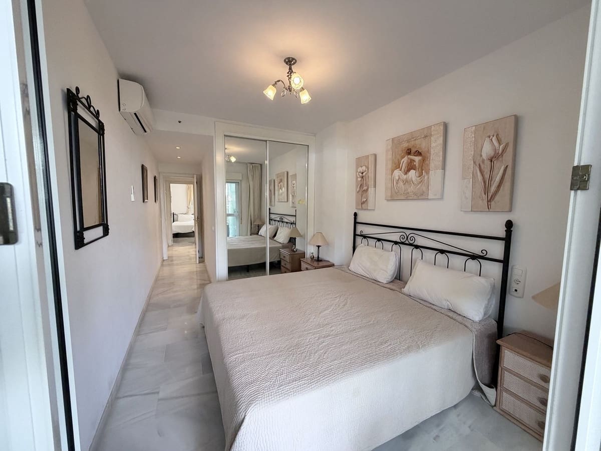 2 bedroom Beach Apartment for sale in Calahonda with pool garage - € 535,000 (Ref: 9838340)