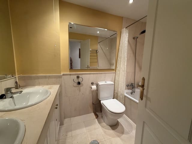 Apartamento Playa de 2 habitaciones en Calahonda, Mijas en venta con piscina garaje - 535.000 € (Ref: 9838340)