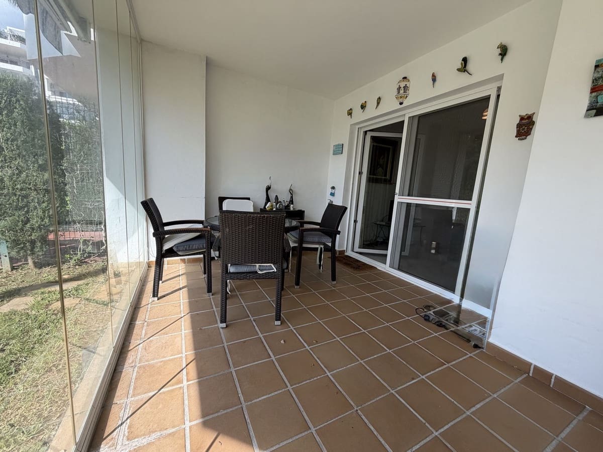 2 bedroom Beach Apartment for sale in Calahonda with pool garage - € 535,000 (Ref: 9838340)