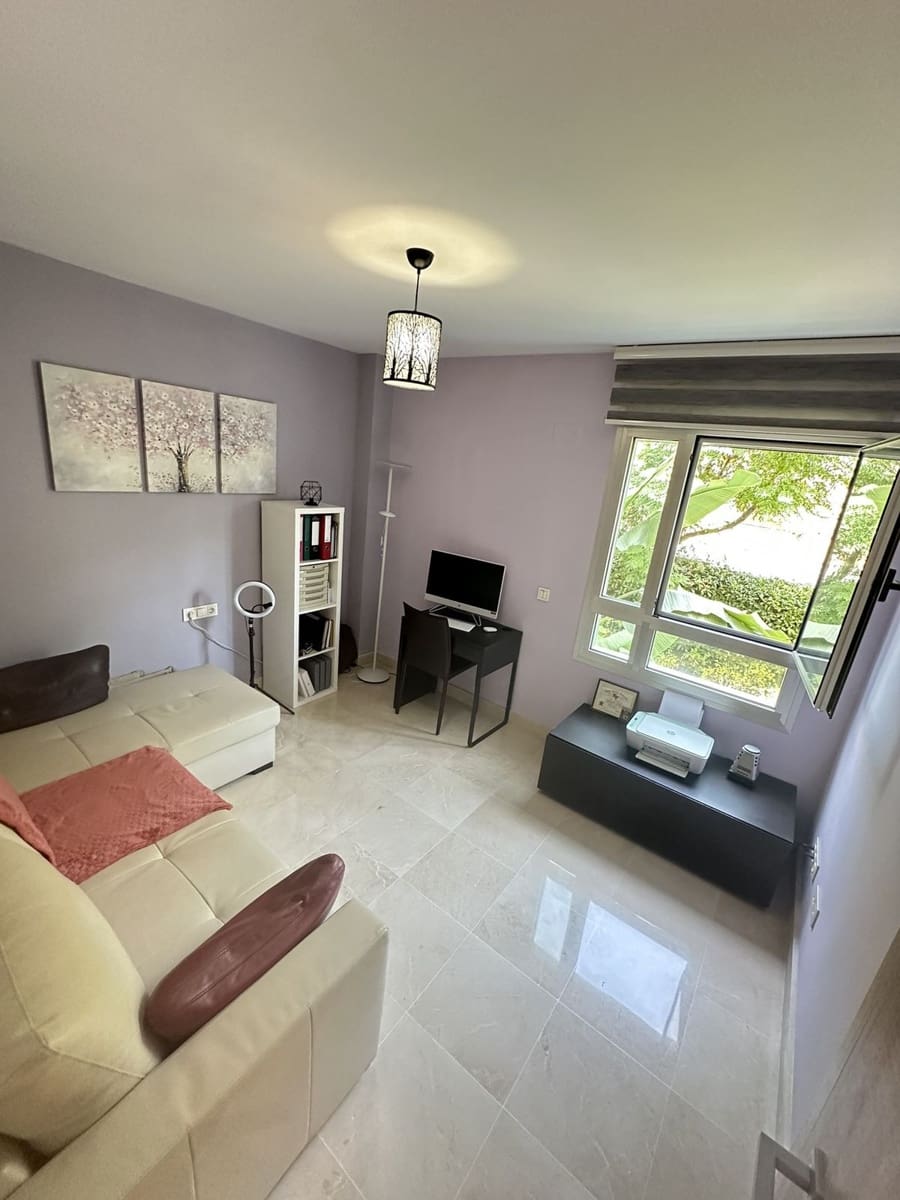Apartamento de 3 habitaciones en Benahavís en venta con piscina garaje - 650.000 € (Ref: 9839966)