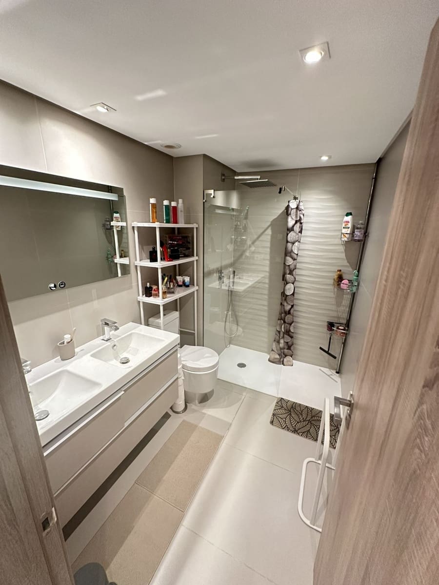 Apartamento de 3 habitaciones en Benahavís en venta con piscina garaje - 650.000 € (Ref: 9839966)