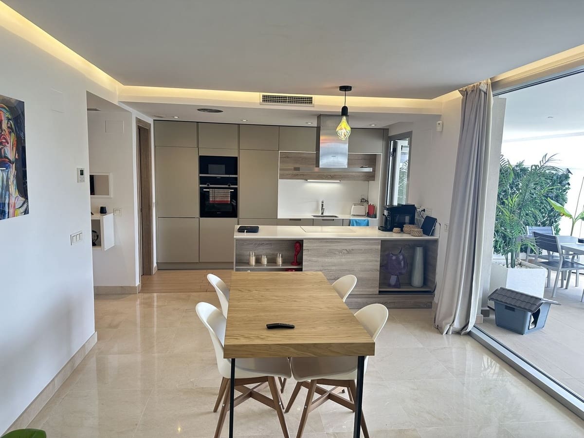 Apartamento de 3 habitaciones en Benahavís en venta con piscina garaje - 650.000 € (Ref: 9839966)