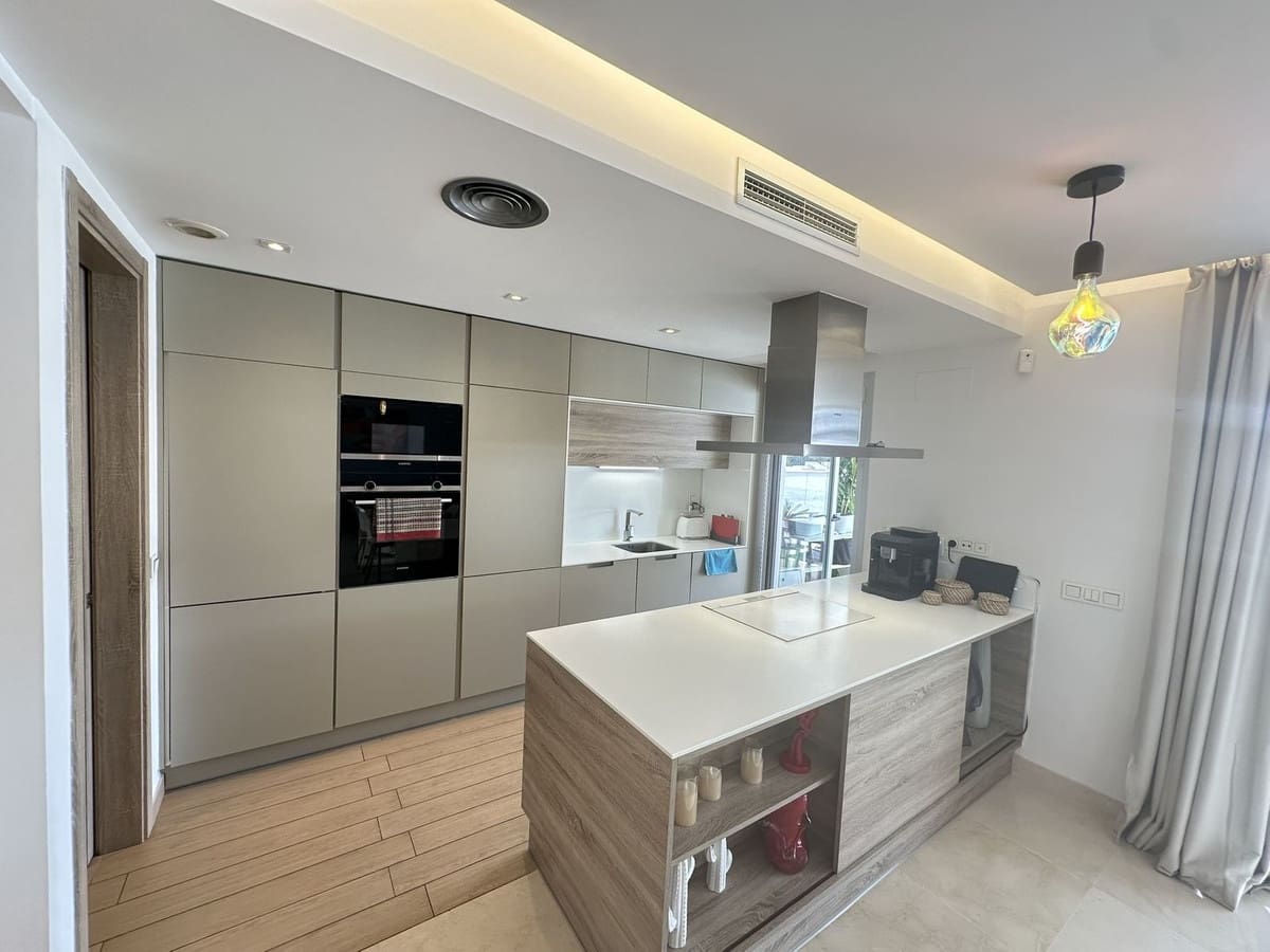 Apartamento de 3 habitaciones en Benahavís en venta con piscina garaje - 650.000 € (Ref: 9839966)