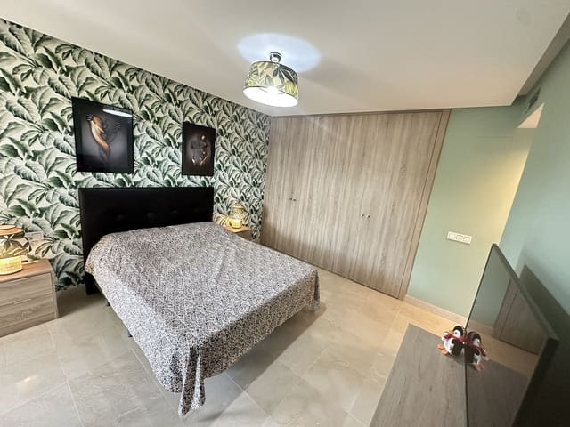 Apartamento de 3 habitaciones en Benahavís en venta con piscina garaje - 650.000 € (Ref: 9839966)