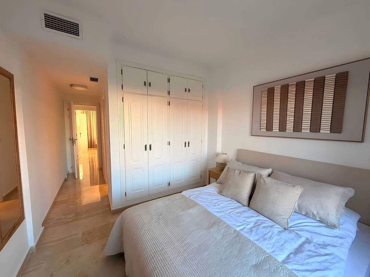 2 bedroom Beach Apartment for sale in Estepona with pool garage - € 499,000 (Ref: 9841914)