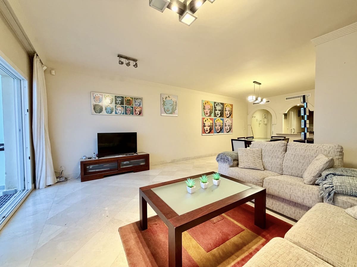 2 bedroom Beach Apartment for sale in Estepona with pool garage - € 545,000 (Ref: 9844605)