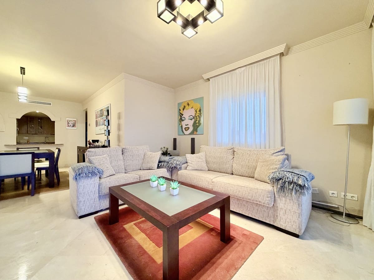 2 bedroom Beach Apartment for sale in Estepona with pool garage - € 545,000 (Ref: 9844605)