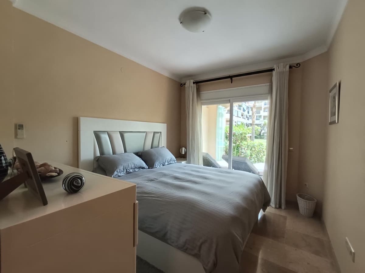 2 soverom Leilighet til salgs i La Cala Hills med svømmebasseng garasje - € 345 000 (Ref: 9854542)