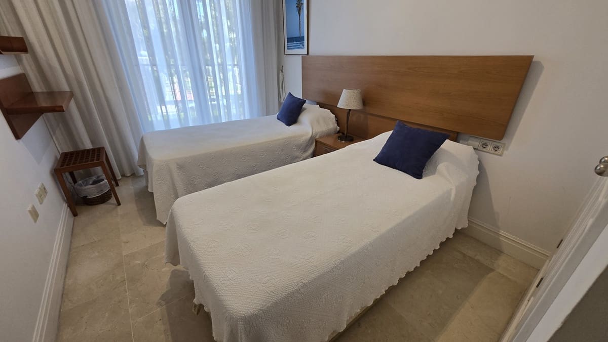 2 quarto Apartamento de Praia para venda em Golden Mile com piscina garagem - 985 000 € (Ref: 9854655)
