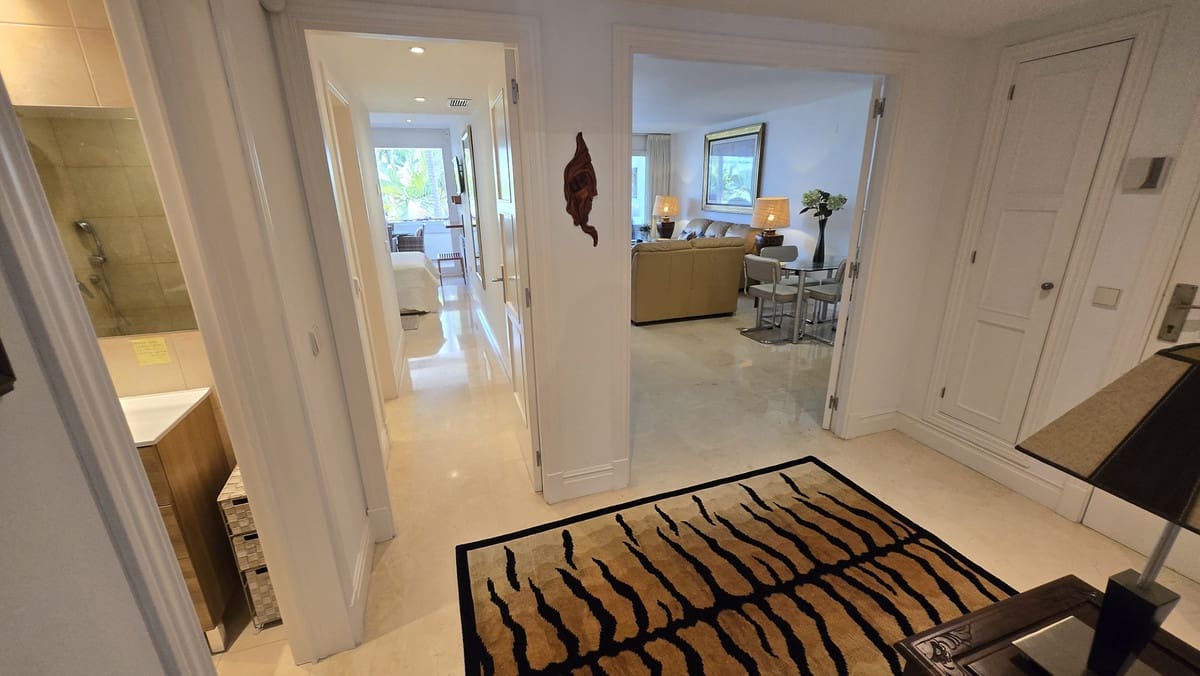 2 quarto Apartamento de Praia para venda em Golden Mile com piscina garagem - 985 000 € (Ref: 9854655)