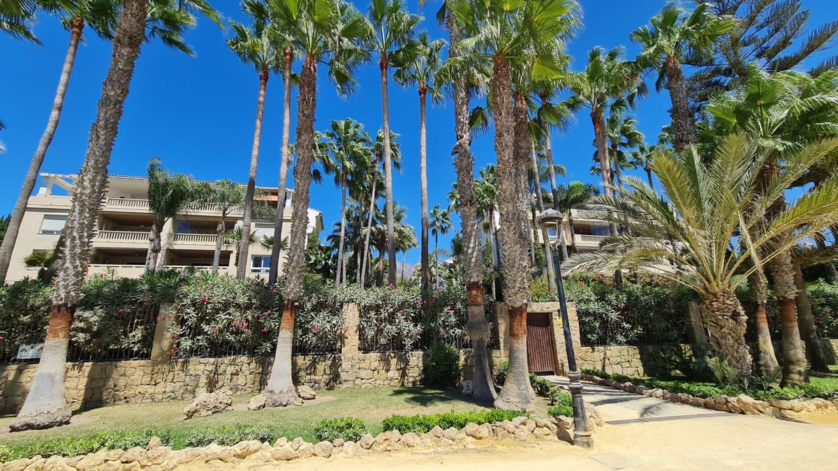 2 quarto Apartamento de Praia para venda em Golden Mile com piscina garagem - 985 000 € (Ref: 9854655)
