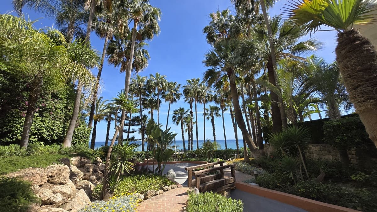 2 quarto Apartamento de Praia para venda em Golden Mile com piscina garagem - 985 000 € (Ref: 9854655)